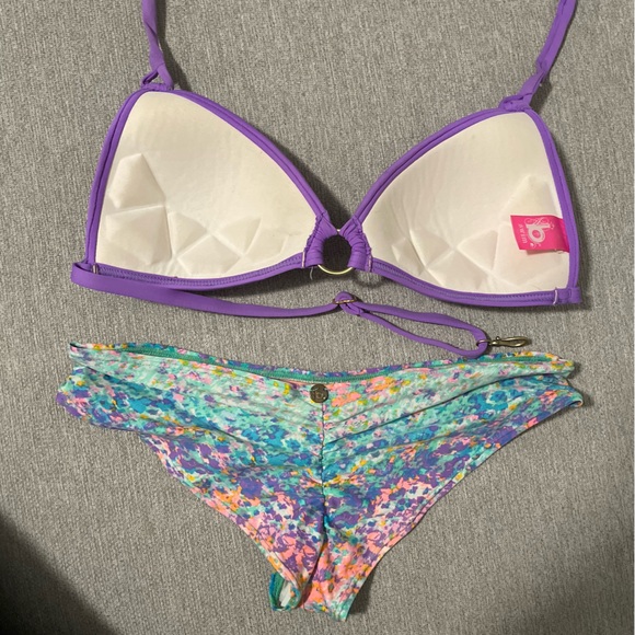 B. Swim bikini - Picture 3 of 4